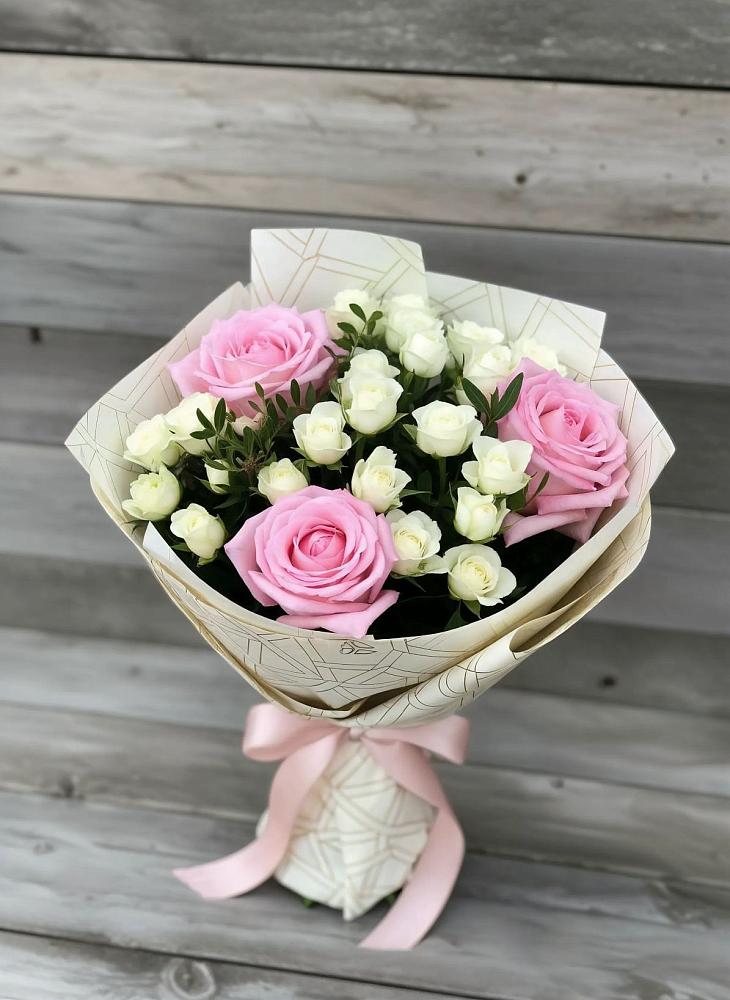 Букет цветов из: Розы в Ольгинка