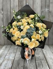 Букет цветов из:  Розы и Лизиантусы в Ольгинка