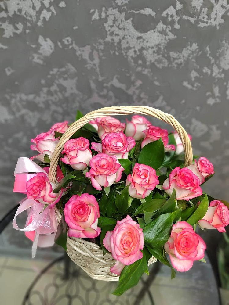 Цветочная композиция из Розы в корзине в Ольгинка