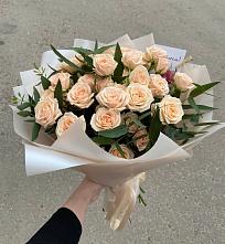 Букет Кремовые розы Латте в Ольгинка