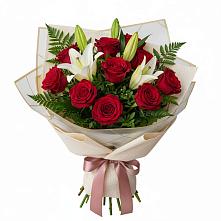 Букет цветов из:  Лилии и Розы в Ольгинка
