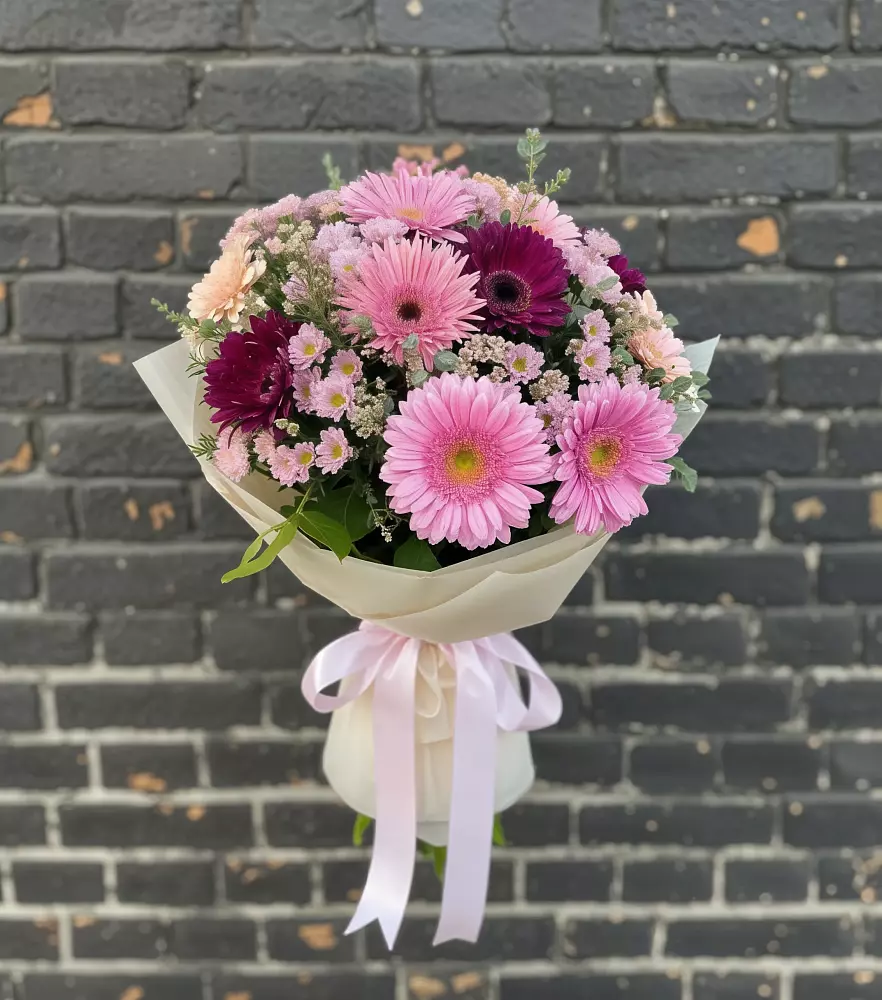 Букет цветов из: Герберы и Хризантемы в Ольгинка