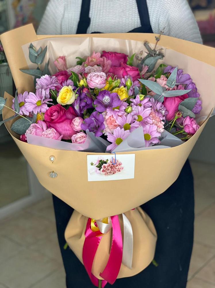 Букет цветов из: Хризантемы, Гвоздики и Альстромерии в Ольгинка