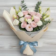 Букет цветов из:  Лизиантусы в Ольгинка