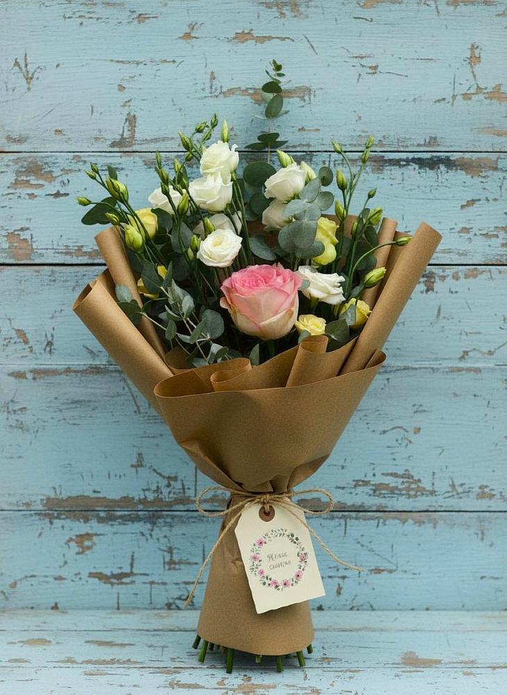 Букет цветов из: Розы и Лизиантусы в Ольгинка