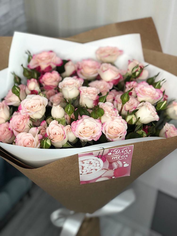 Букет цветов из: Розы в Ольгинка