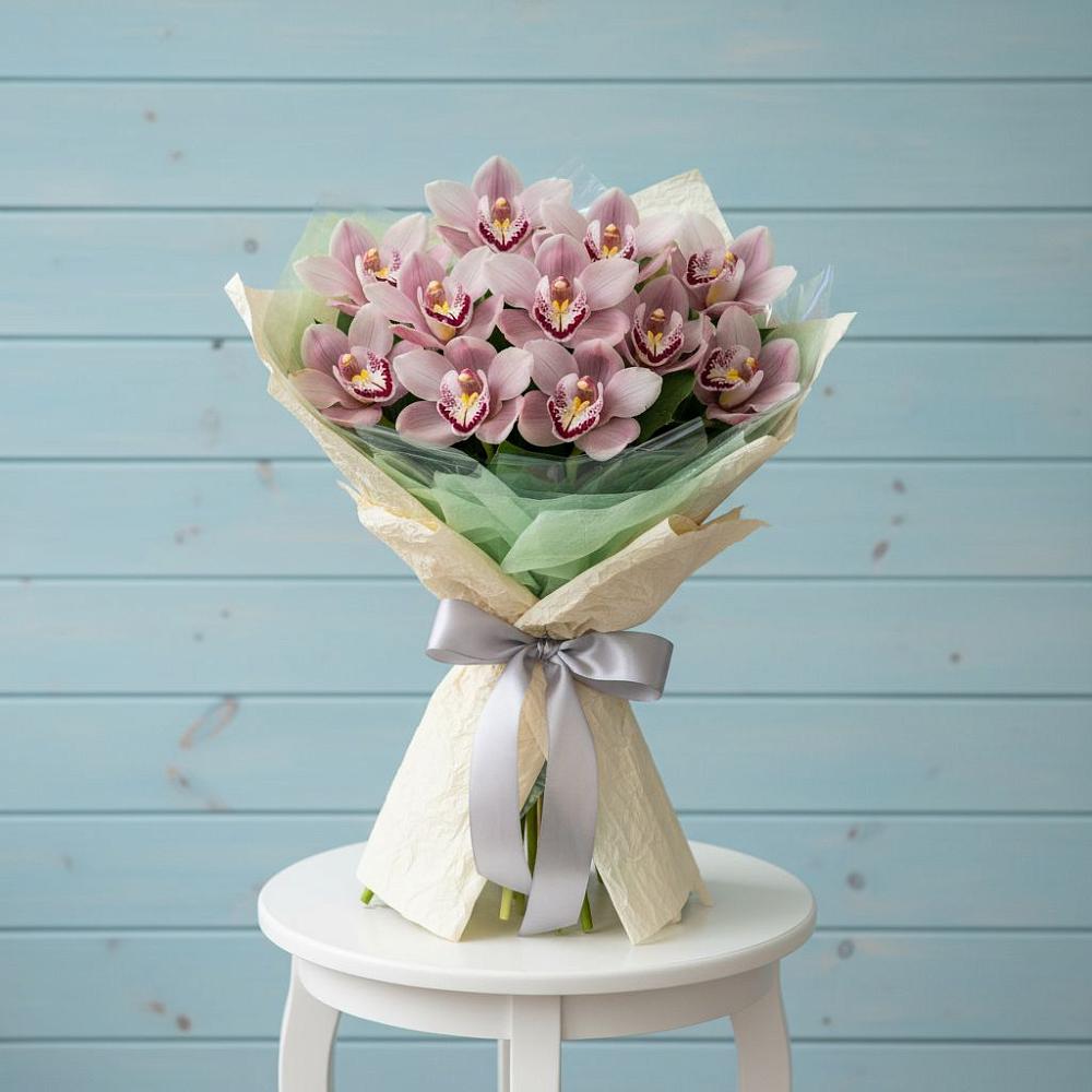 Букет цветов из: Орхидеи и Розы в Ольгинка