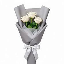 Букет 3 белые розы в Ольгинка