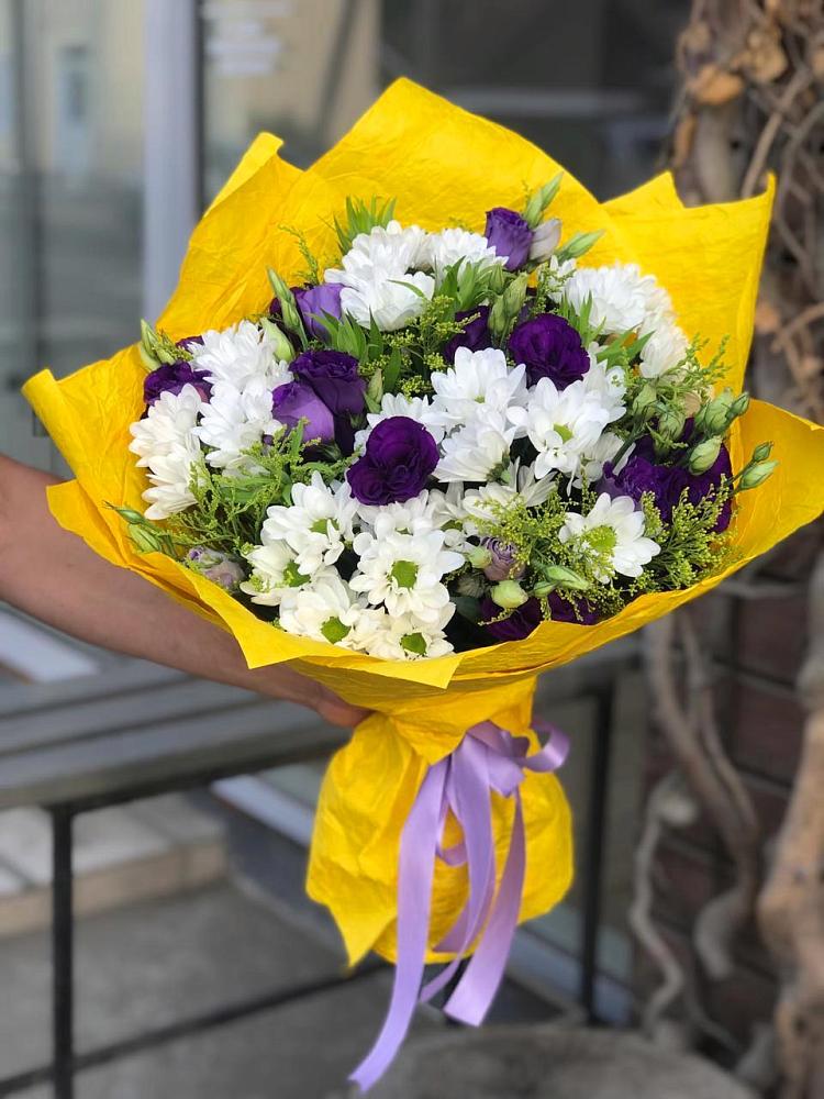 Букет цветов из: Ирисы, Хризантемы и Ромашки в Ольгинка