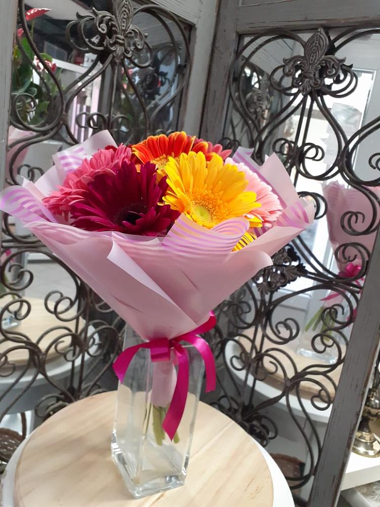 Букет цветов из: Герберы в Ольгинка
