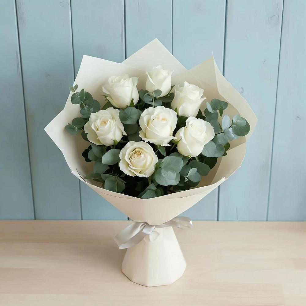 Букет Белые розы в Эвкалипте в Ольгинка