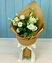 Букет цветов из:  Хризантемы и Лизиантусы в Ольгинка