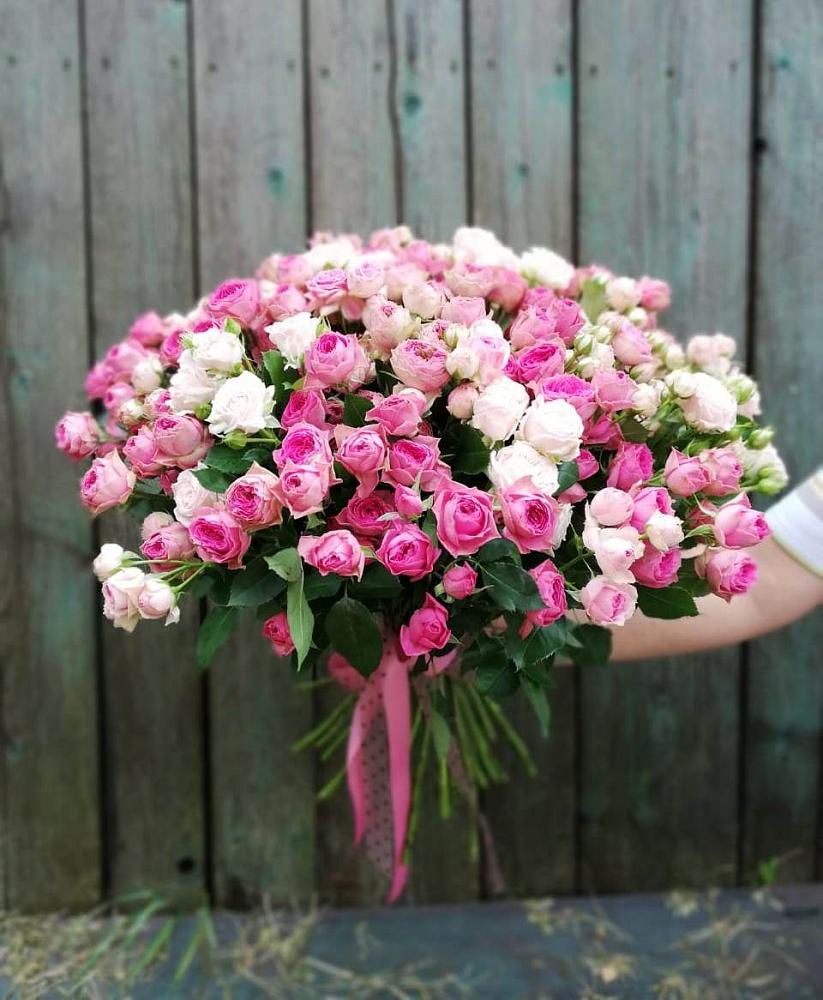 Букет Розовые кустовые розы Натали и Лав Лидия в Ольгинка