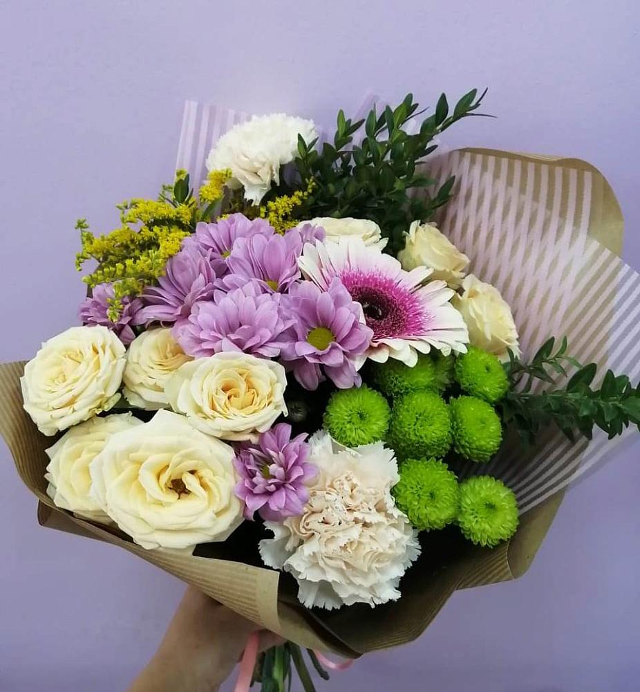 Букет цветов из: Хризантемы, Розы, Гвоздики и Герберы в Ольгинка