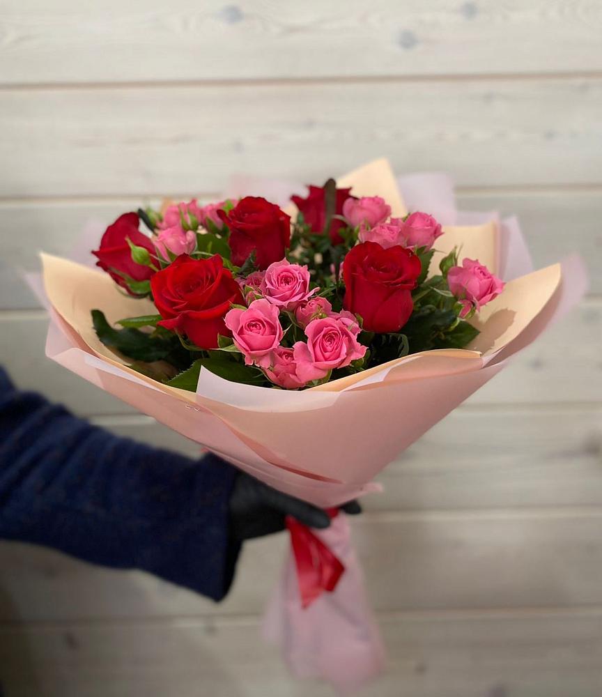 Букет цветов из: Розы в Ольгинка
