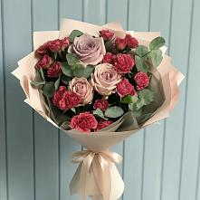 Букет цветов из:  Гвоздики и Розы в Ольгинка