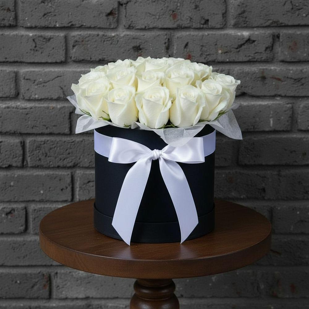 Цветочная композиция из Розы в шляпной коробке в Ольгинка