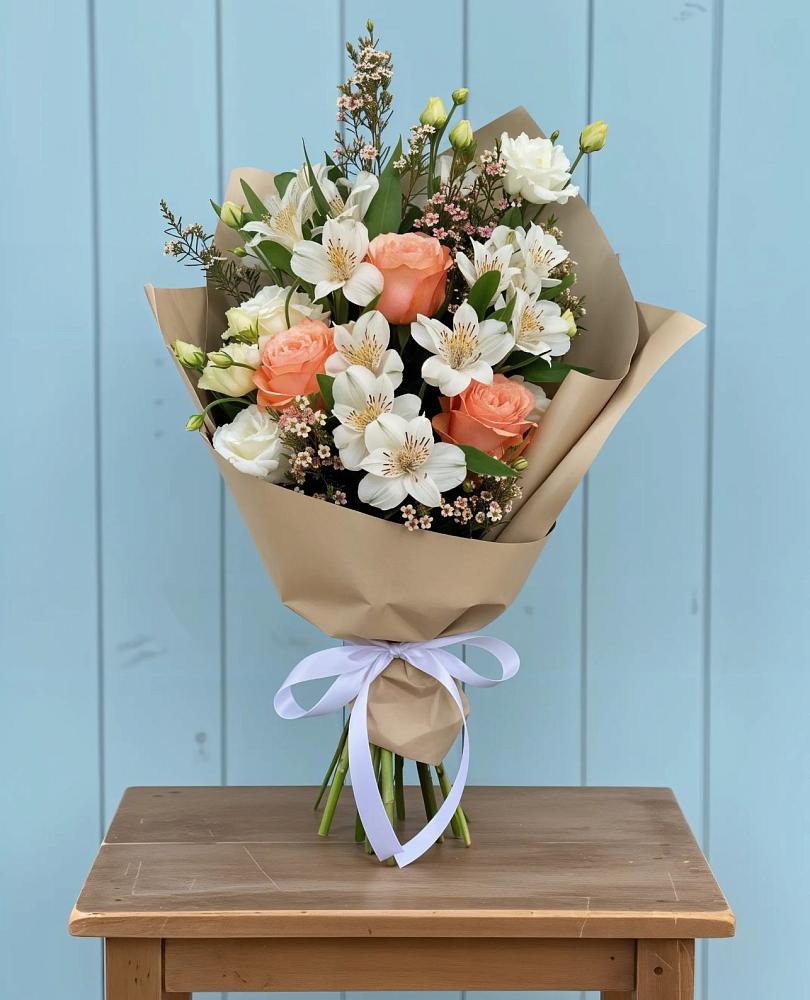 Букет цветов из: Альстромерии, Лизиантусы, Розы и Хризантемы в Ольгинка