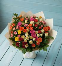 Букет Микс из разноцветных кустовых роз в Ольгинка